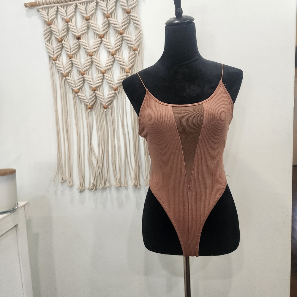 [ BOZOLLO] brand new, size L- CUTEST brown ribbed w/mesh insert body suit ♥️ 😍